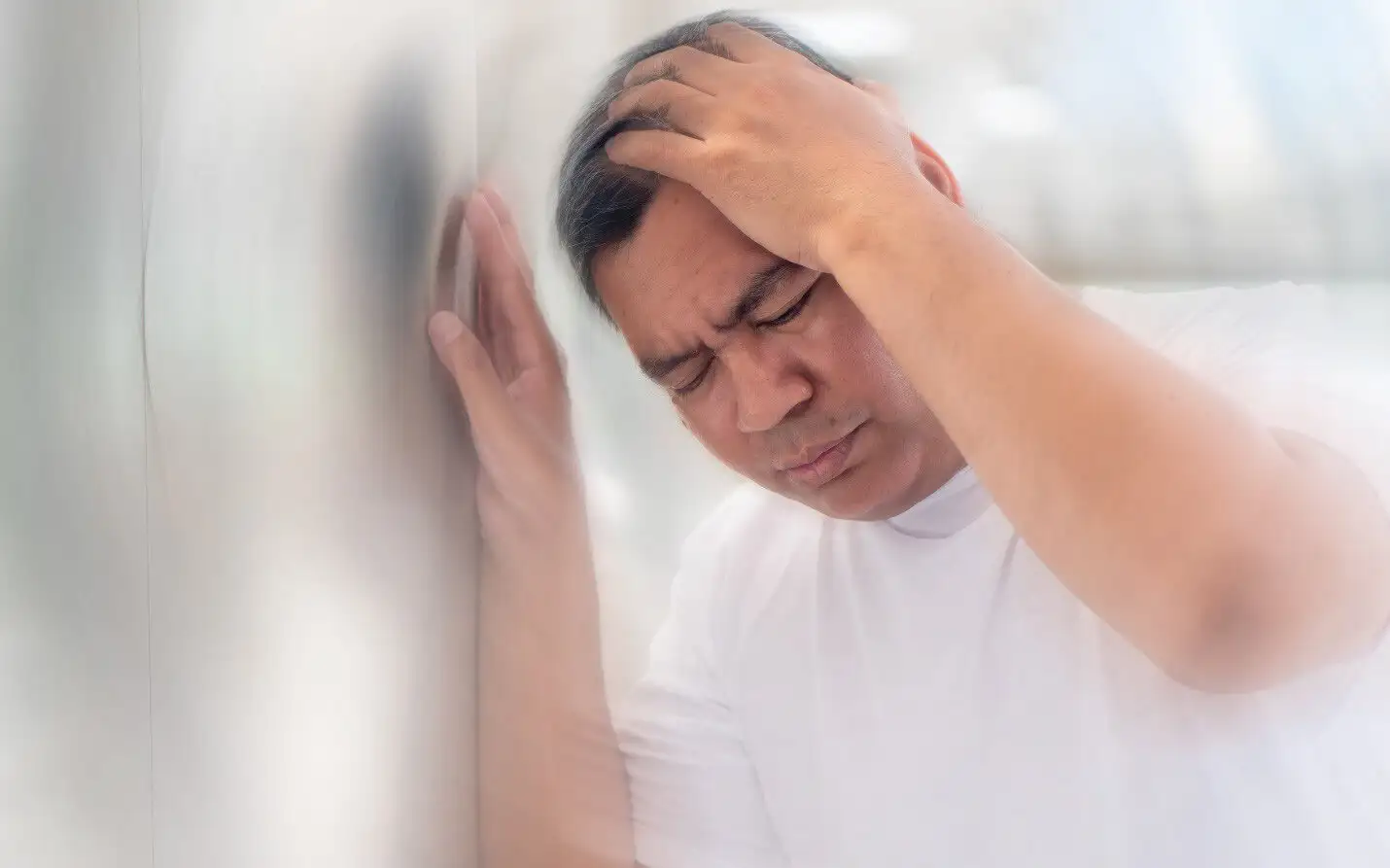 Đột quỵ buổi sáng: Nguyên nhân, dấu hiệu nhận biết, cách phòng tránh