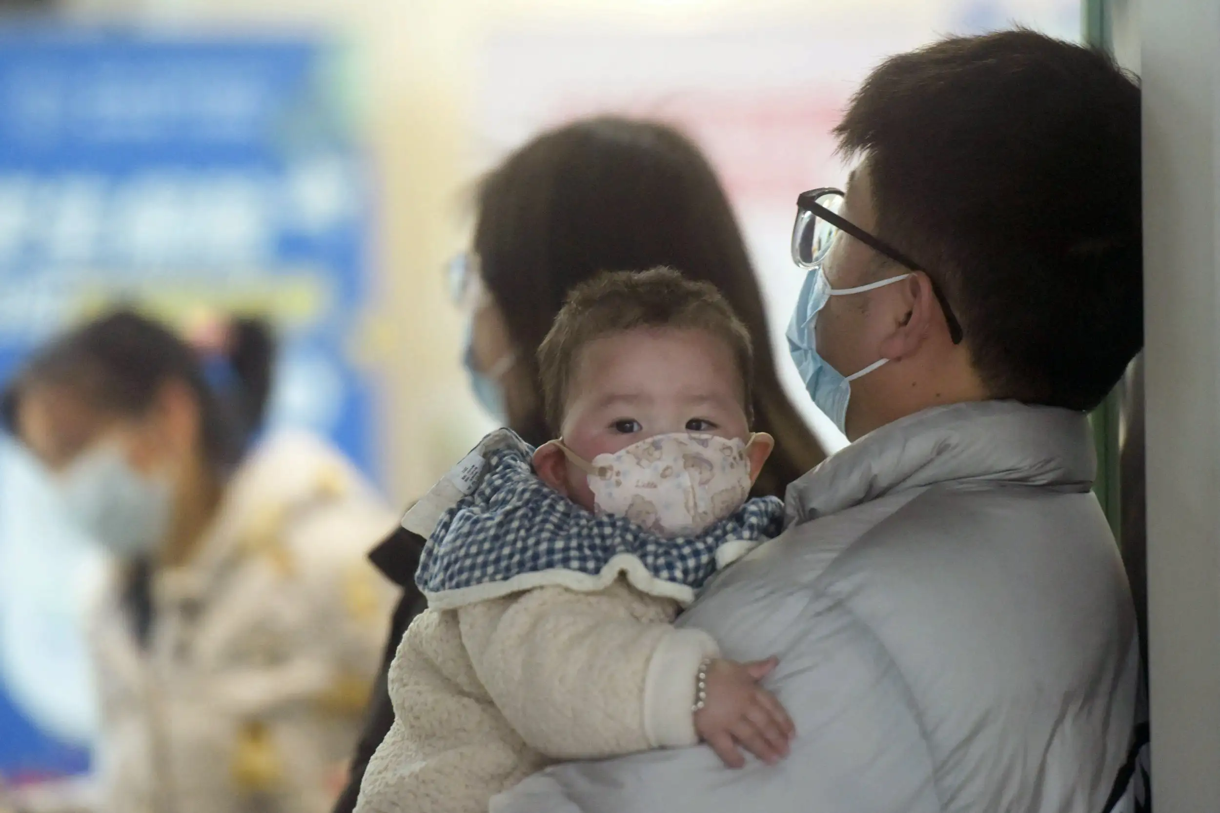 HUMAN METAPNEUMOVIRUS (HMPV): ĐÃ XUẤT HIỆN CA NHIỄM BỆNH Ở TRUNG QUỐC VÀ ẤN ĐỘ, CÓ THỂ LOÀI NGƯỜI ĐÃ CHUNG SỐNG VỚI NÓ TRONG NHIỀU THẬP KỶ 4 - Gimedi Pharma HUMAN METAPNEUMOVIRUS (HMPV): ĐÃ XUẤT HIỆN CA NHIỄM BỆNH Ở TRUNG QUỐC VÀ ẤN ĐỘ, CÓ THỂ LOÀI NGƯỜI ĐÃ CHUNG SỐNG VỚI NÓ TRONG NHIỀU THẬP KỶ