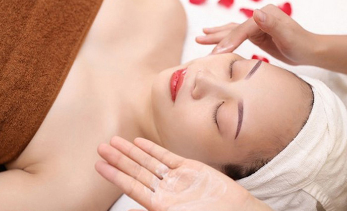 Massage mặt mang đến nhiều lợi ích